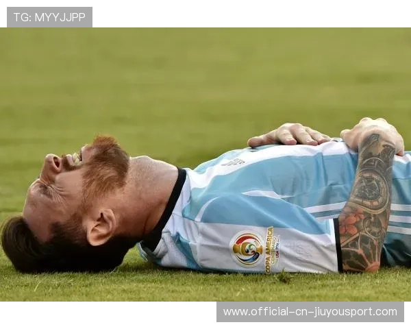 梅西捐赠一座小型球场改善社区设施,爱心满溢 梅西捐赠一座小型球场改善社区设施,爱心满溢