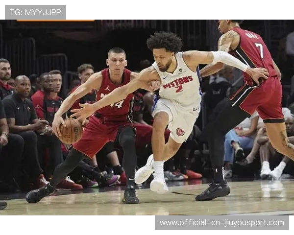 坎宁安两双数据统治控场,活塞36胜12负领跑东部 坎宁安两双数据统治控场,活塞36胜12负领跑东部