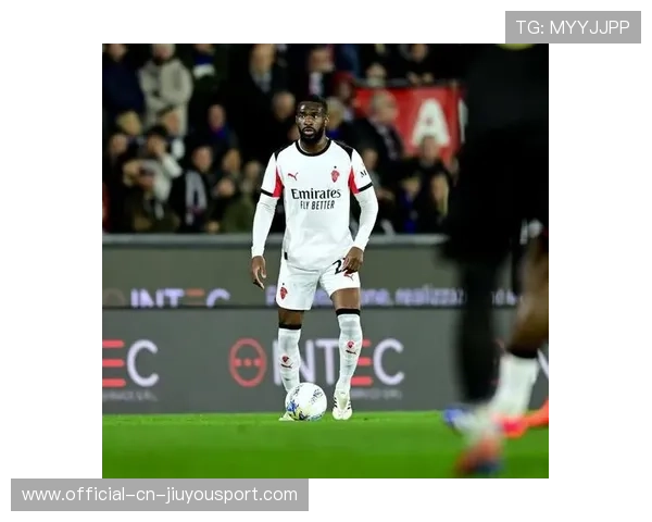 托莫里正面封堵,罗马禁区外起脚受阻,托莫里买断 托莫里正面封堵,罗马禁区外起脚受阻,托莫里买断