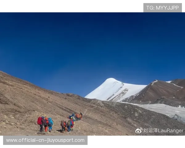 国际登山挑战赛：极限高度选手书写传奇，登山竞赛